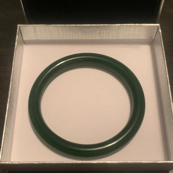 NIB Real Jade Bracelet 💚 - Picture 2 of 13